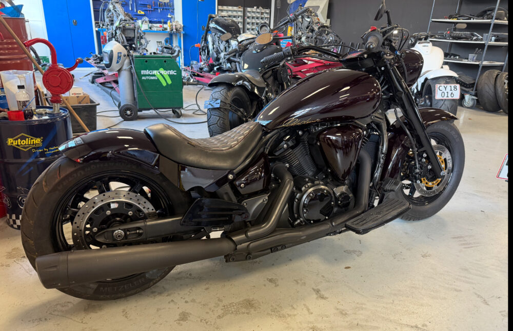 Custom Yamaha XVS1300 Midnight Star - Image 5