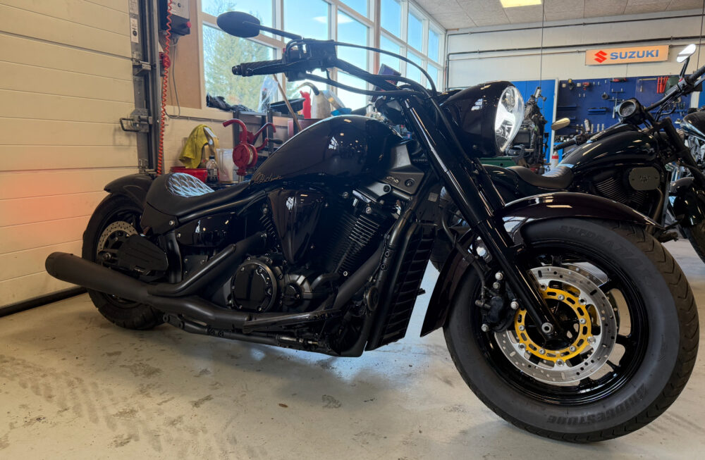 Custom Yamaha XVS1300 Midnight Star - Image 4