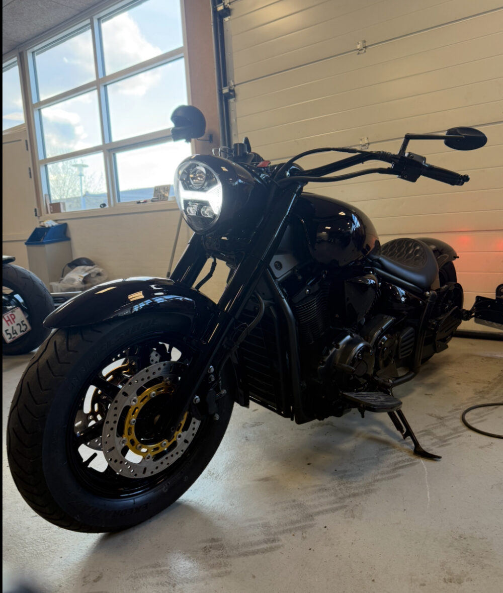 Custom Yamaha XVS1300 Midnight Star - Image 3