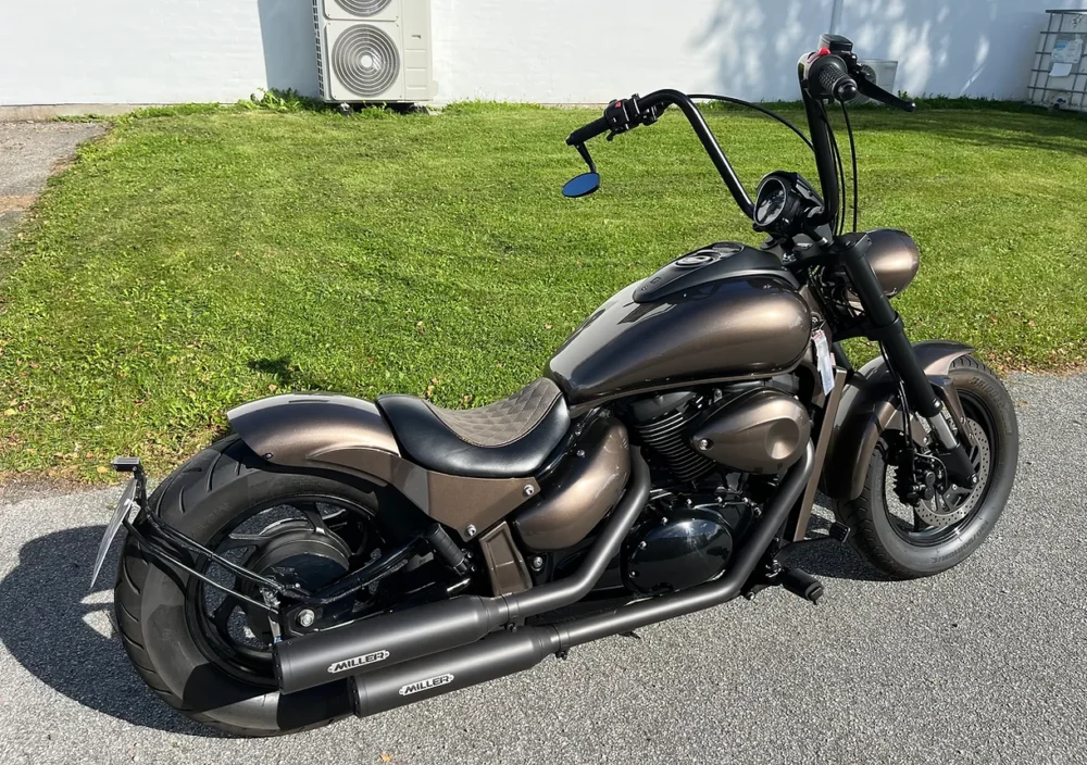 Suzuki M 800