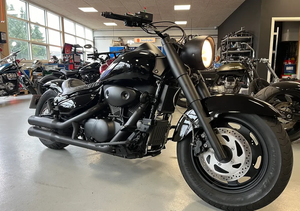 Suzuki C 1500