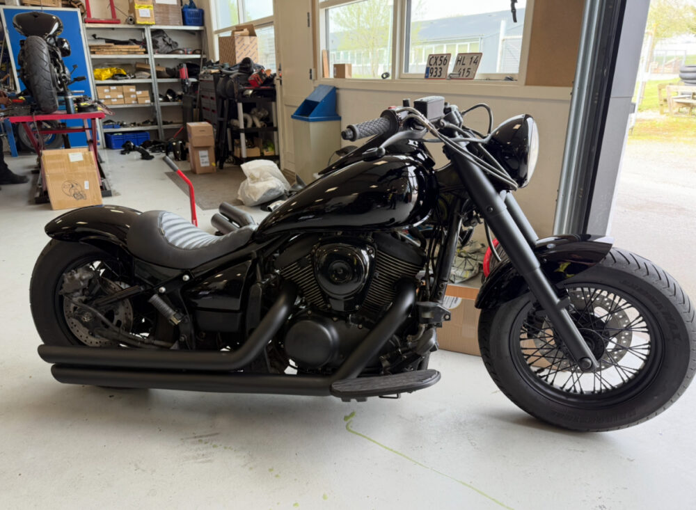 Custom VN900
