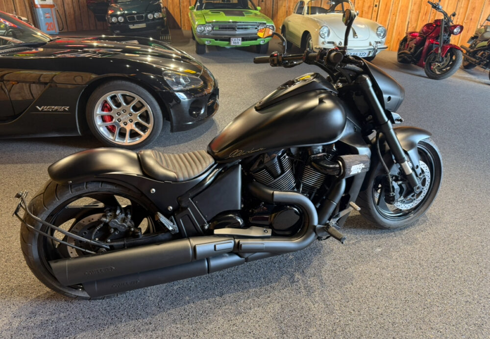 SUZUKI VZR1800 Blacked out - Image 5