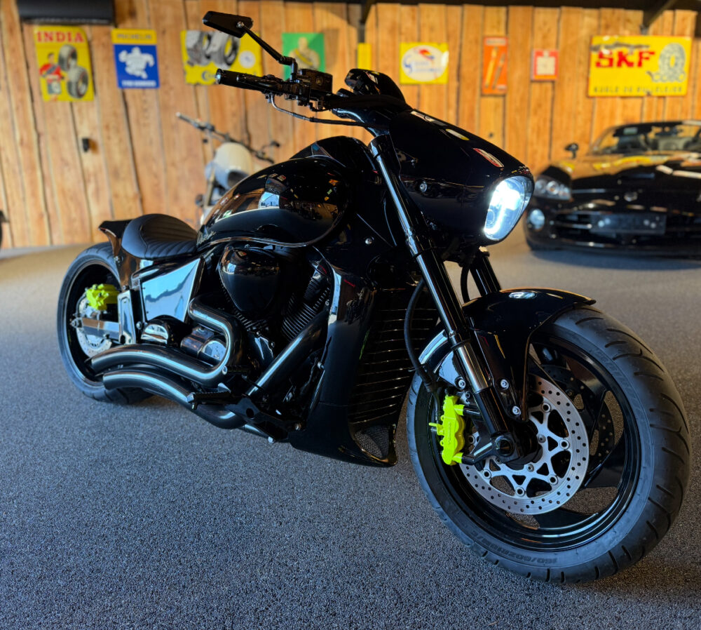 SUZUKI VZR1800 Custom